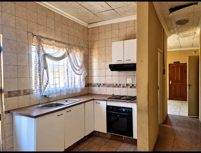 2 BEDROOM HOUSE FOR SALE IN EVATON WEST